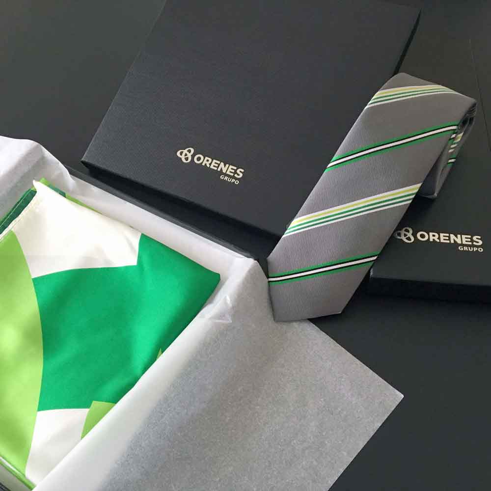 Cravates et écharpes Groupe Orenes